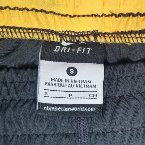 Nike Gray Shorts With Drawstring - Picture 3 of 3